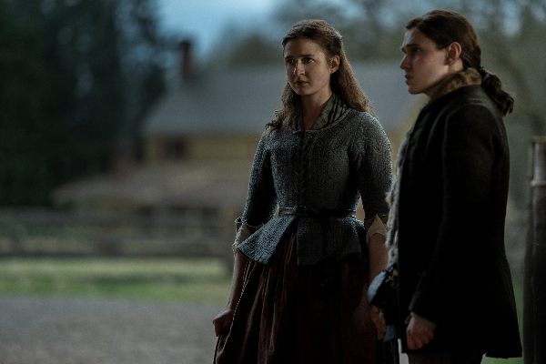 Lizzie and Kezzie in Outlander Season 6